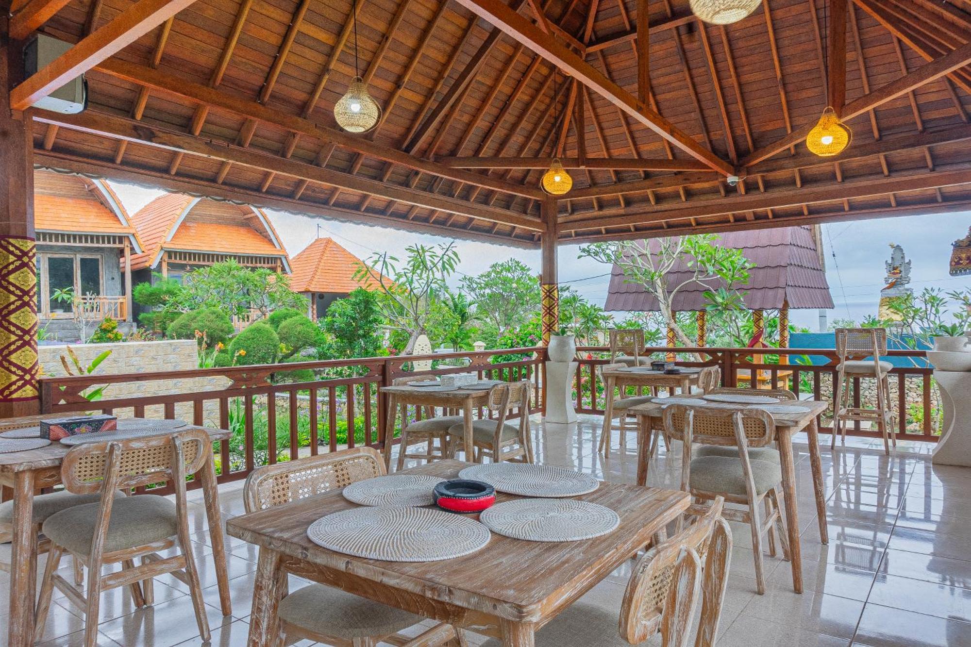D'Arya Sea View Hotel Batununggul Exterior photo